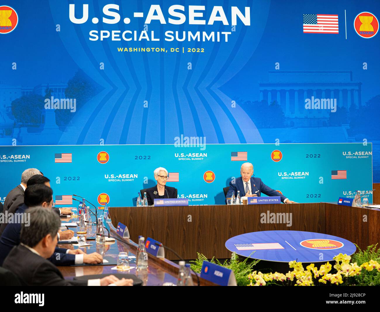 Washington, United States of America. 13 May, 2022. U.S President Joe Biden, right, and Deputy Secretary of State Wendy Sherman, center, during the opening session of the U.S. - ASEAN Special Summit at the Department of State, May 13, 2022 in Washington, D.C.  Credit: Freddie Everett/U.S. State Department/Alamy Live News Stock Photo