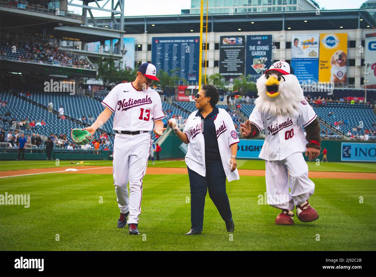 Politics playing sport hi-res stock photography and images - Page 7 - Alamy