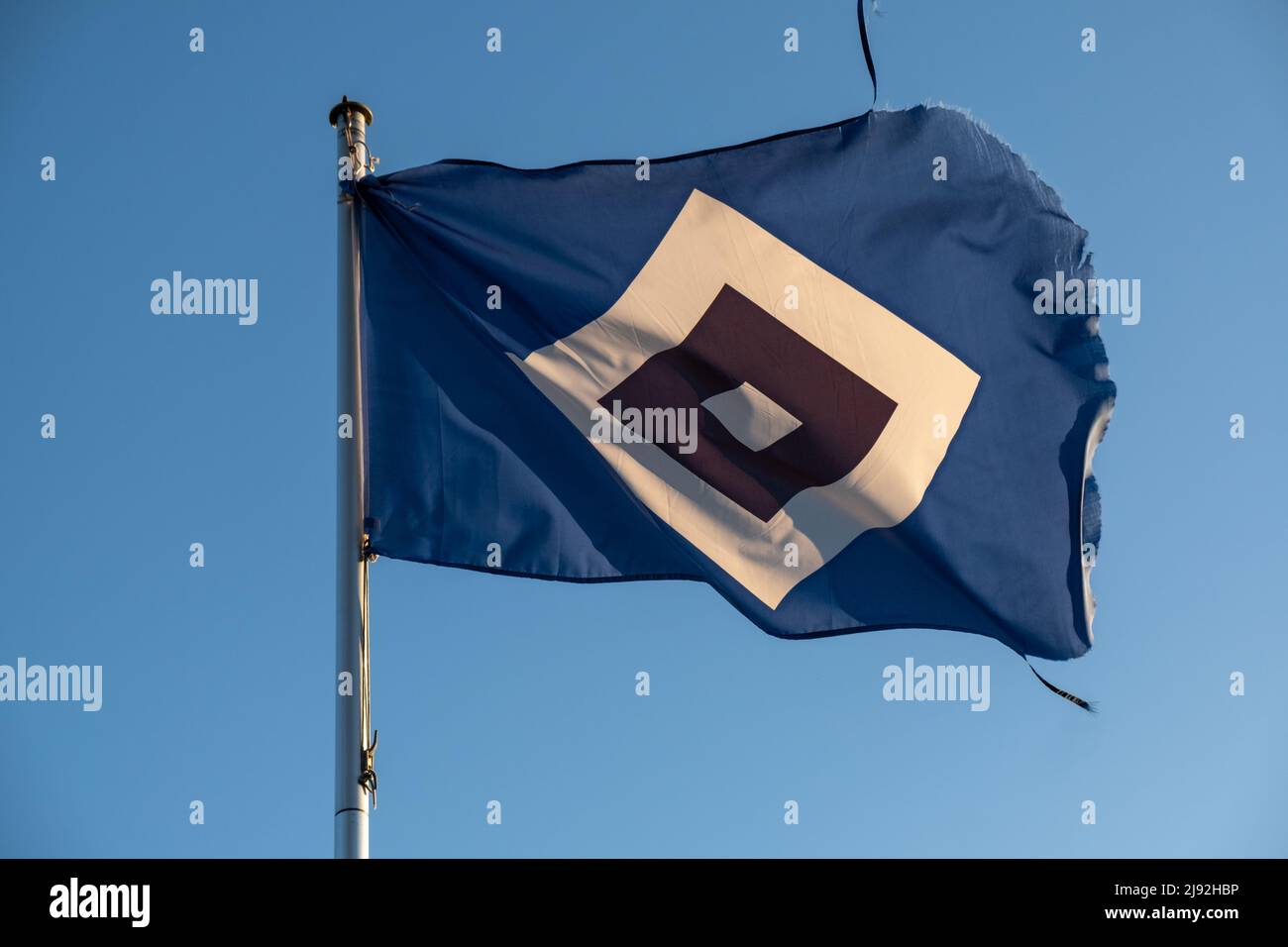 13.03.2022, Heidenau, Lower Saxony, Germany - Flag with logo of the second division soccer club HSV. 00A220313D549CAROEX.JPG [MODEL RELEASE: NOT APPLI Stock Photo