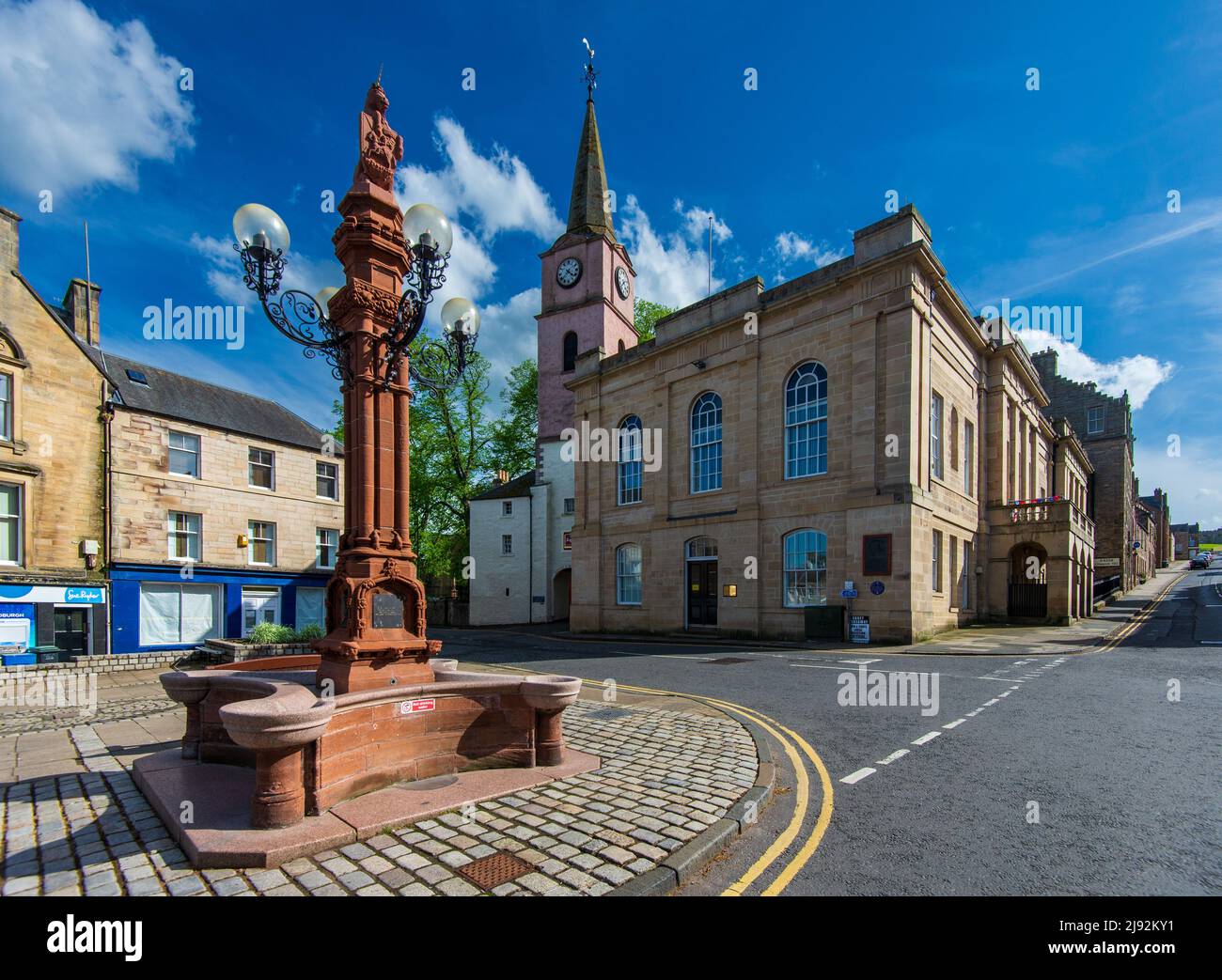 The Jubilee Fountain the Sheriff Court and Justice of the Peace Court and Bridewell Jail in the Market Square, Jedburgh, Scottish Borders, Scotland Stock Photo