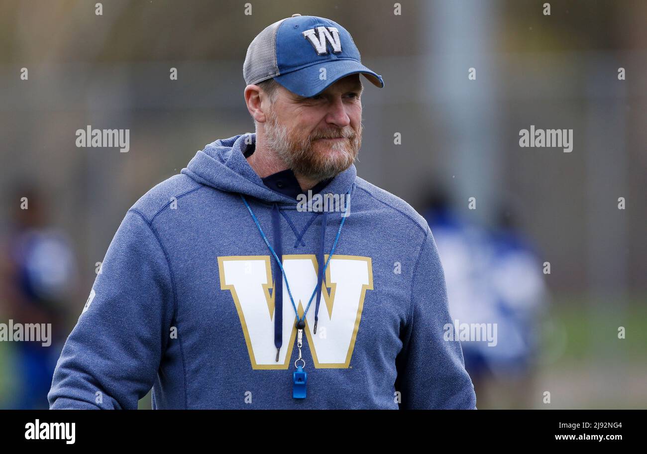 May 19, 2022, WINNIPEG, MB, CANADA: Winnipeg Blue Bombers head coach Mike O'Shea during practice at training camp in Winnipeg Thursday, May 19, 2022. The players hit the field today after agreeing to a new players agreement last night. (Credit Image: © John Woods/The Canadian Press via ZUMA Press) Stock Photo