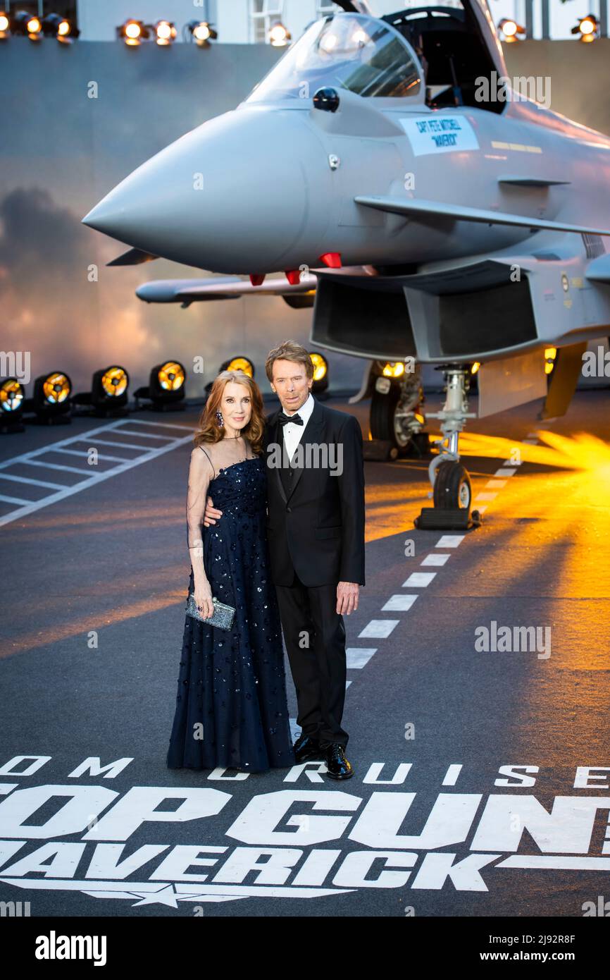 Wife of tom cruise hi-res stock photography and images - Alamy