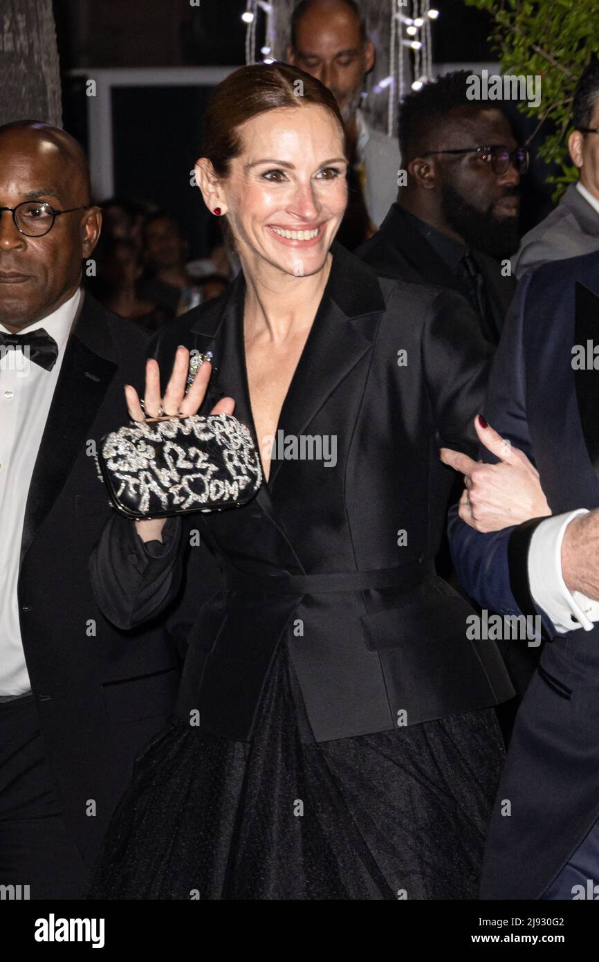 Julia Roberts arrives to Chopard Trophy held at Carlton beachside during the 75th annual Cannes