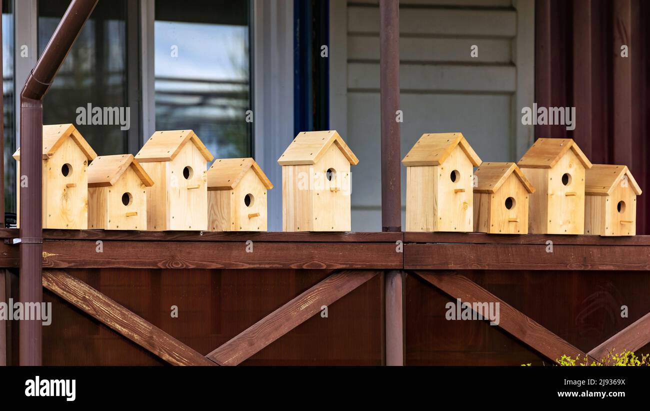 Birdhouses store hi-res stock photography and images - Alamy