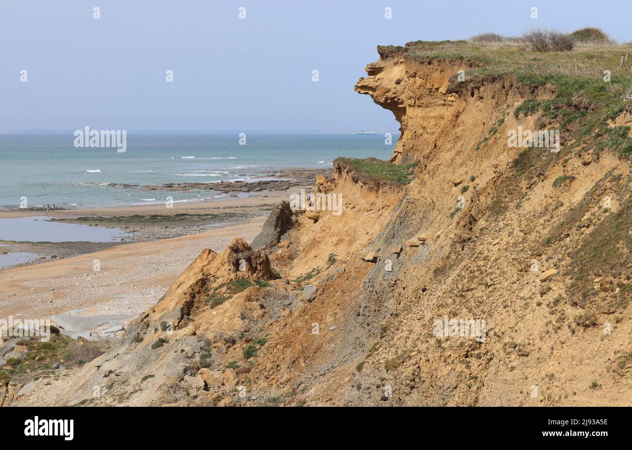 Coastal erosion along the cliffs of Pointe de Nid de Corbet, near Audresselles on the Opal Coast of Northern France. Stock Photo
