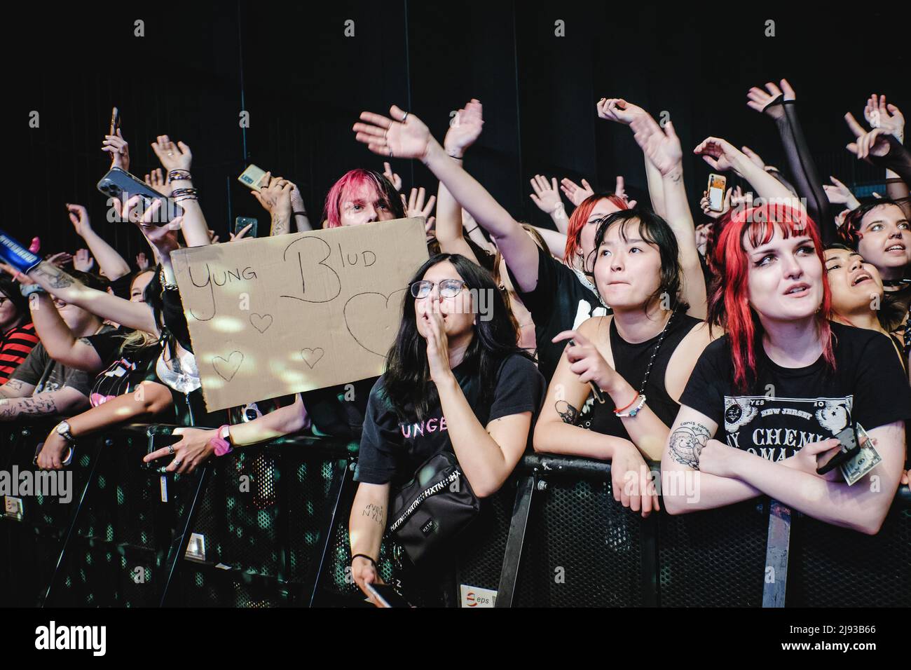 Sänger Yungblud Datet Wieder Seine Ex – So Reagieren Die Fans Auf Die Kuss Fotos! - 7bxy20i