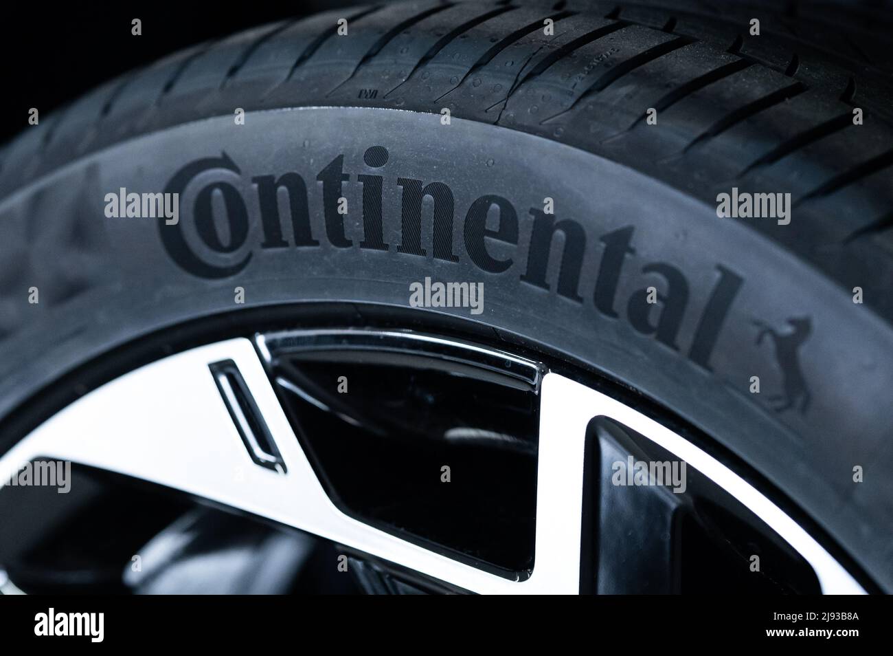 - - photography stock Continental hi-res Alamy 5 images Page tire and