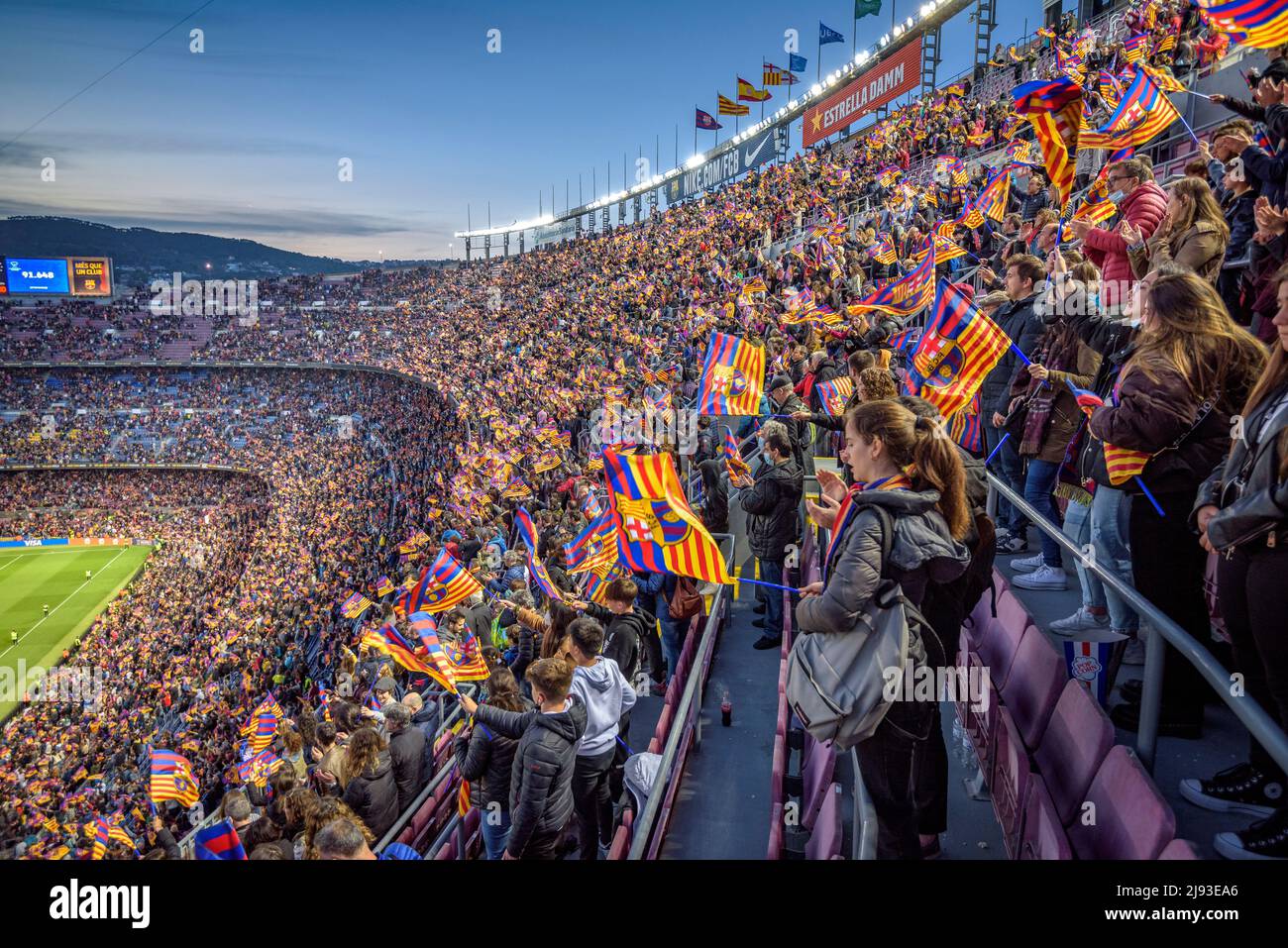 festive-mood-at-camp-nou-stadium-full-sold-out-with-91-648-spectators