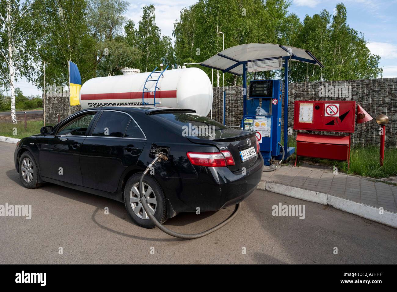 Fenevychi, Kyiv Oblast, Ukraine. 19th May, 2022. Car filling up with propane at a petrol station. (Credit Image: © Michael Brochstein/ZUMA Press Wire) Stock Photo