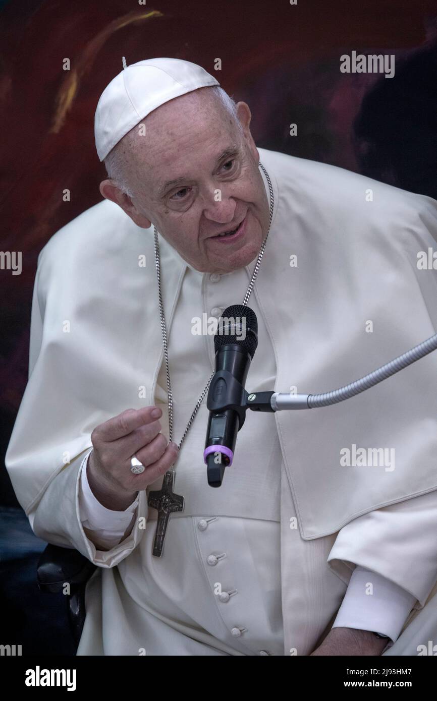 Rome, Italy. 19 May 2022. Pope Francis during the launch of the 'Scholas Occurrentes', international educational movement at the Pontifical Urbaniana University. Credit: Maria Grazia Picciarella/Alamy Live News Stock Photo