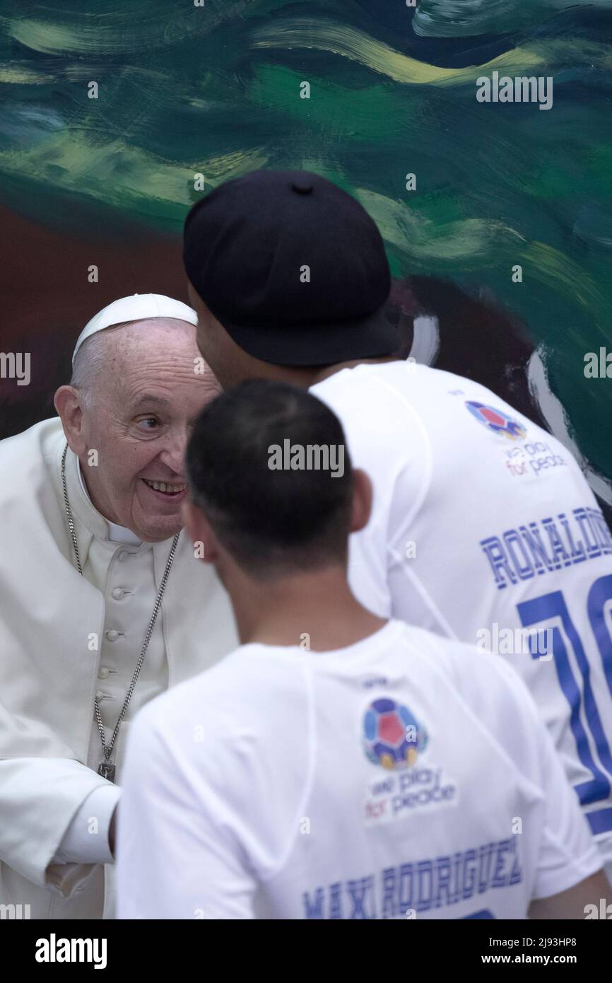 Rome, Italy. 19 May 2022. Pope Francis greets Maxi Rodriguez, Ronaldinho during the launch of the 'Scholas Occurrentes', international educational movement at the Pontifical Urbaniana University. Credit: Maria Grazia Picciarella/Alamy Live News Stock Photo