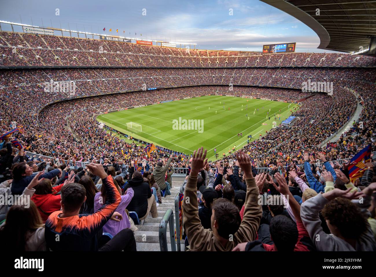 festive-mood-at-camp-nou-stadium-sold-out-with-91-648-spectators-the
