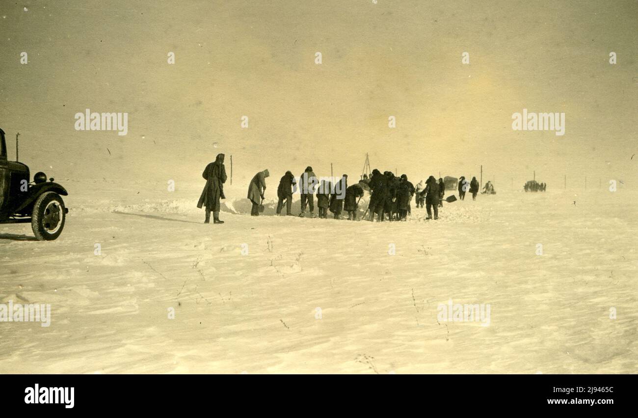 WWII WW2 german soldiers invades URSS - november 1942, wehrmacht - Operation Barbarossa - near Voronez Russia - snow storm Stock Photo