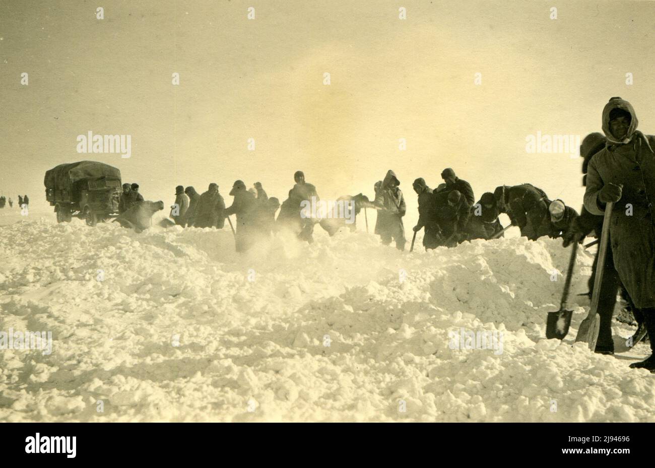 WWII WW2 german soldiers invades URSS - november 1942, wehrmacht - Operation Barbarossa - near Voronez Russia - snow storm Stock Photo