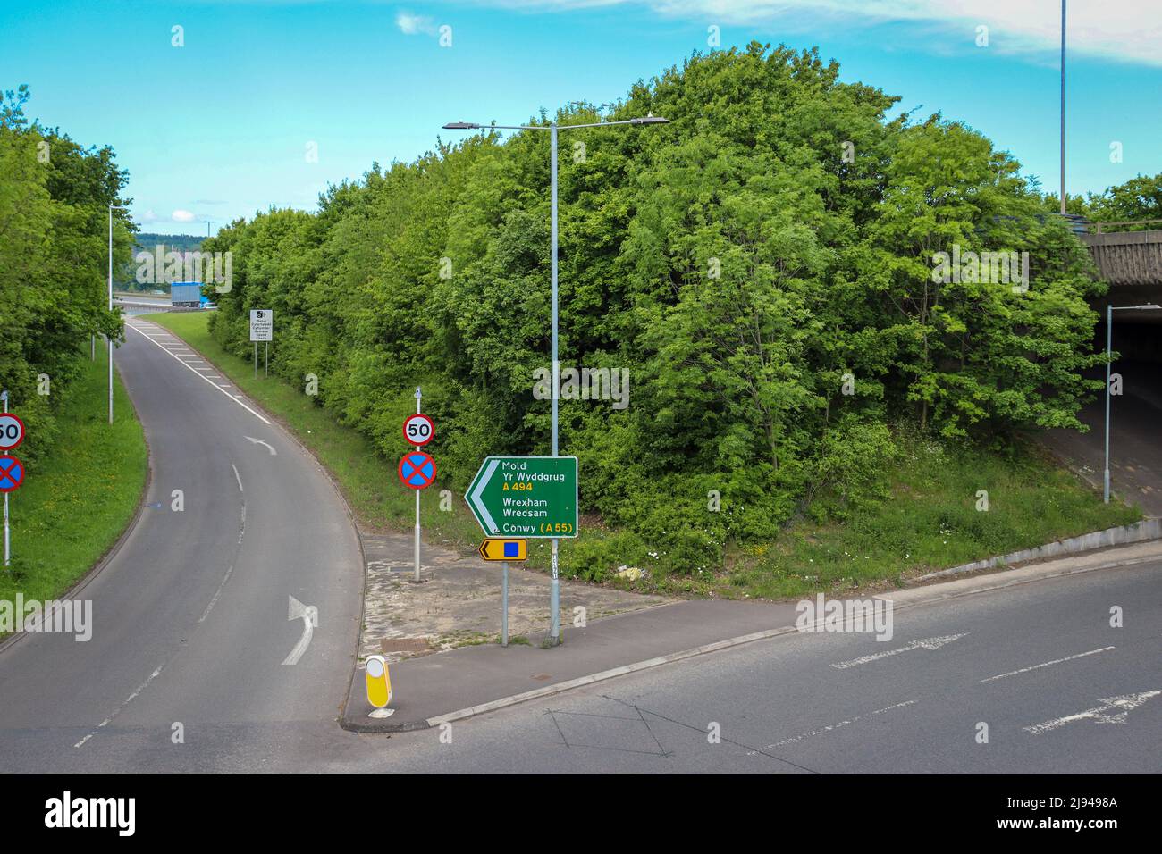 A494, Queensferry Bypass - Welcome to Wales Stock Photo