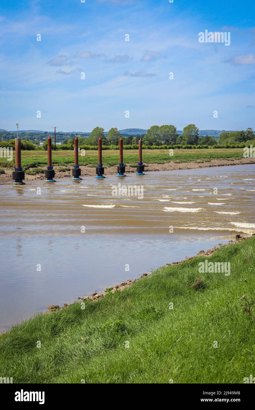Tide coming in on the River Dee, Deeside, North Wales Stock Photo