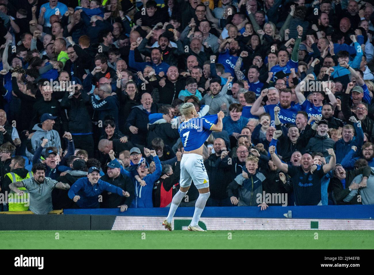 LIVERPOOL, ENGLAND - MAY 19: Richarlison of Everton celebrates after scoring goal during the Premier League match between Everton and Crystal Palace at Goodison Park on May 19, 2022 in Liverpool, United Kingdom. (Photo by Sebastian Frej) Stock Photo