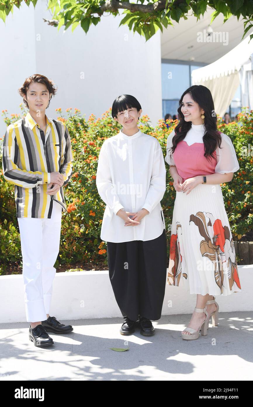 Cannes, France. 20th May, 2022. Japanese actor Hayato Isomura, director Chie Hayakawa and actress Stefanie Arianne attend the photo call for Plan 75 at Palais des Festivals at the 75th Cannes Film Festival, France on Friday, May 20, 2022. Photo by Rune Hellestad/ Credit: UPI/Alamy Live News Stock Photo