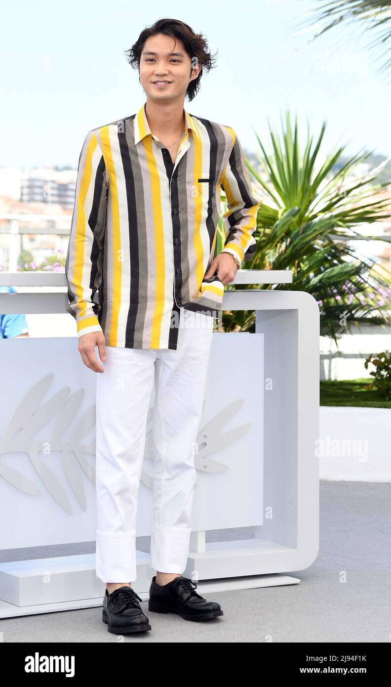 Cannes, France. 20th May, 2022. Japanese actor Hayato Isomura attends the photo call for Plan 75 at Palais des Festivals at the 75th Cannes Film Festival, France on Friday, May 20, 2022. Photo by Rune Hellestad/ Credit: UPI/Alamy Live News Stock Photo