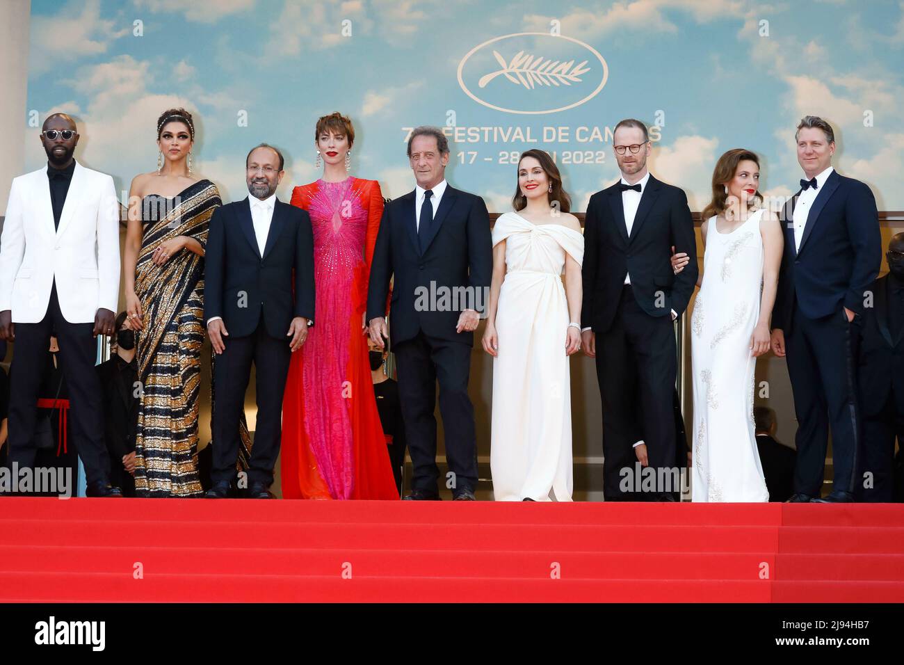 Ladj Ly (l-r), Deepika Padukone, Asghar Farhadi, Rebecca Hall, Vincent Lindon, Noomi Rapace, Joachim Trier, Jasmine Trinca, Jeff Nichols attend the Opening Ceremony and red carpet of 'Final Cut (Coupez!)' during the the 75th Annual Cannes Film Festival at Palais des Festivals in Cannes, France, on 17 May 2022. Stock Photo