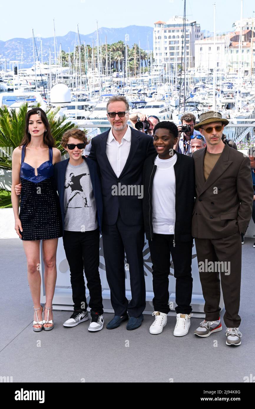 cannes-france-20-05-2022-anne-hathaway-michael-banks-repeta