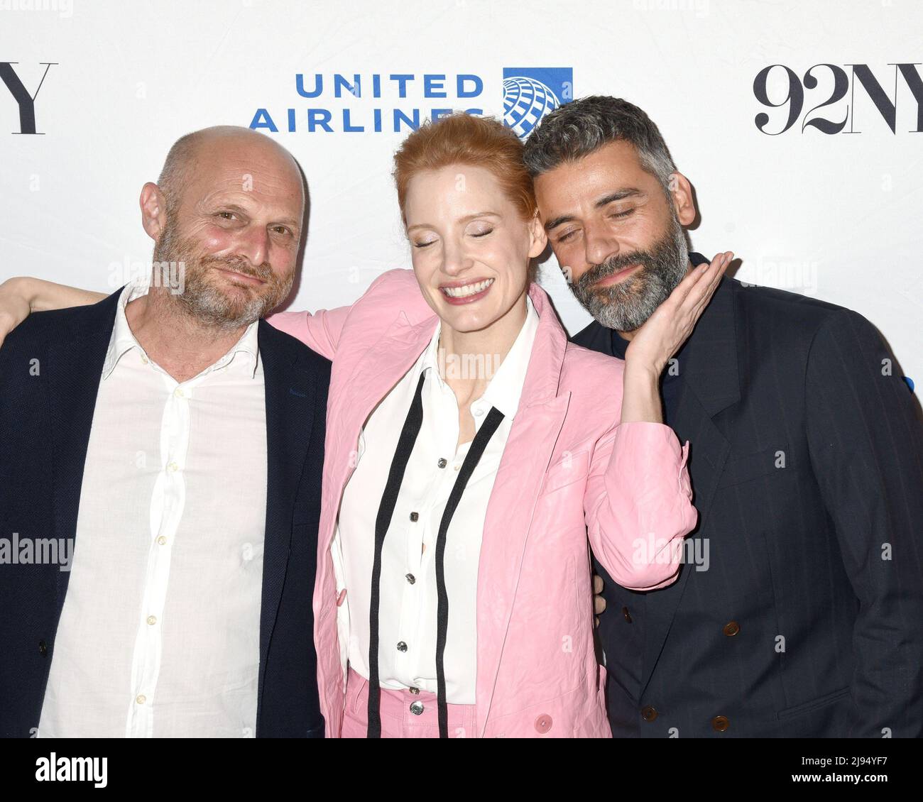 New York, NY, USA. 19th May, 2022. Hagai Levi, Jessica Chastain, Oscar Isaac in attendance for HBO's SCENES FROM A MARRIAGE at 92Y, The 92nd Street Y, New York, NY May 19, 2022. Credit: Quoin Pics/Everett Collection/Alamy Live News Stock Photo