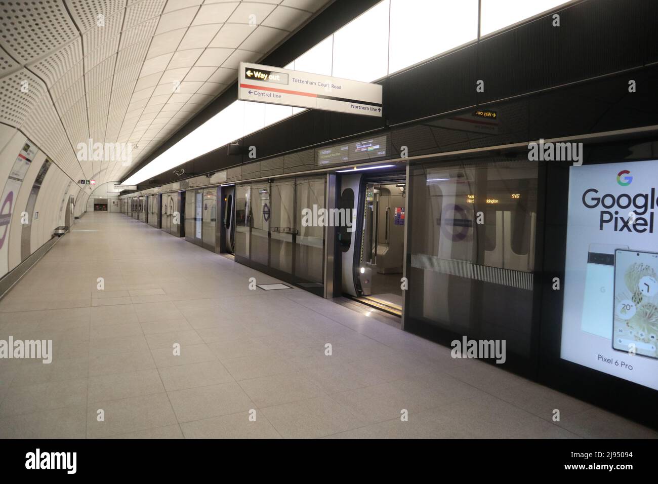 Elizabeth Line, preopening Tottenham Court Road Stock Photo Alamy