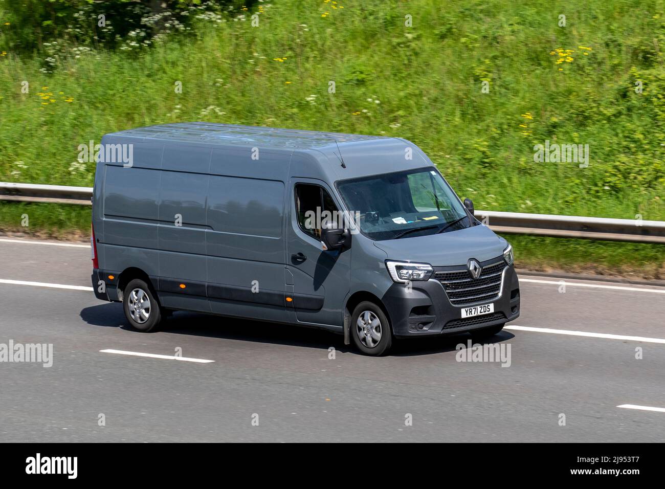 Renault van hi-res stock photography and images - Page 3 - Alamy