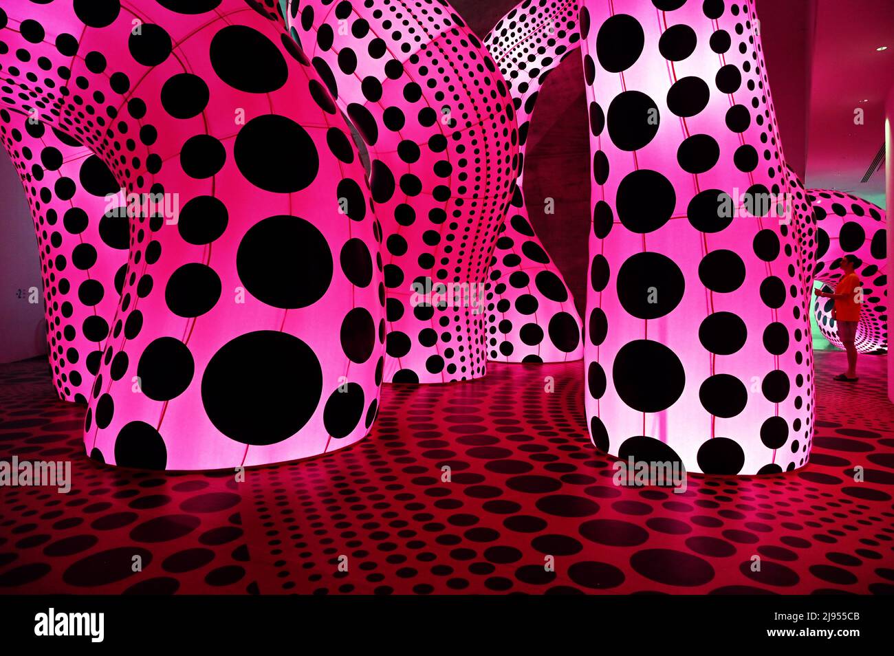 Louis Vuitton x Yayoi Kusama 'Dancing Pumpkins', Virtual Walking Tour