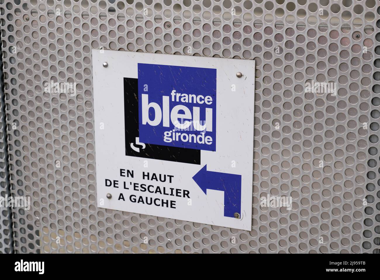 Bordeaux , Aquitaine France - 05 04 2022 : france bleu gironde text logo  locale radio sign brand network French public service radio broadcaster  Stock Photo - Alamy