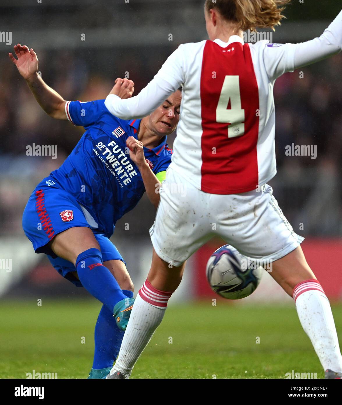 Amsterdam, Netherlands. 20th May, 2022. Amsterdam - (lr) Renate Jansen of FC Twente, Lisa Doorn of Ajax during the Dutch Eredivisie women's match between Ajax and FC Twente at De Toekomst sports complex on May 20, 2022 in Amsterdam, Netherlands. ANP OLAF KRAAK Credit: ANP/Alamy Live News Stock Photo