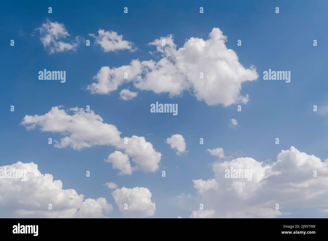 Blue sky beautiful white clouds hi-res stock photography and images - Alamy