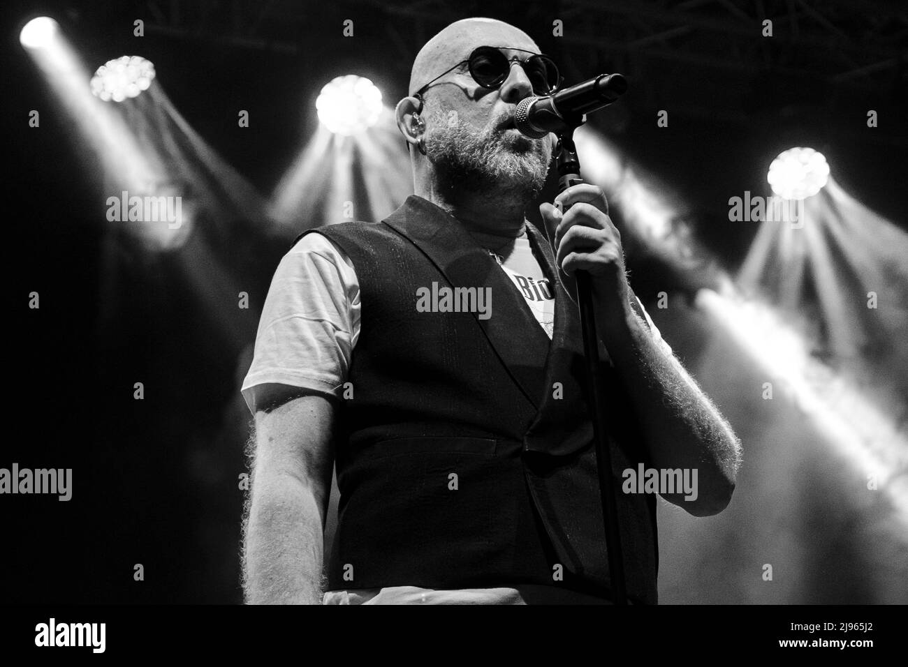 Brescia, Italy. 19th May 2022. Italian singer Mario Biondi during his live performs in Dis play Theater in Brescia for his Romantic Tour 2022 Stock Photo