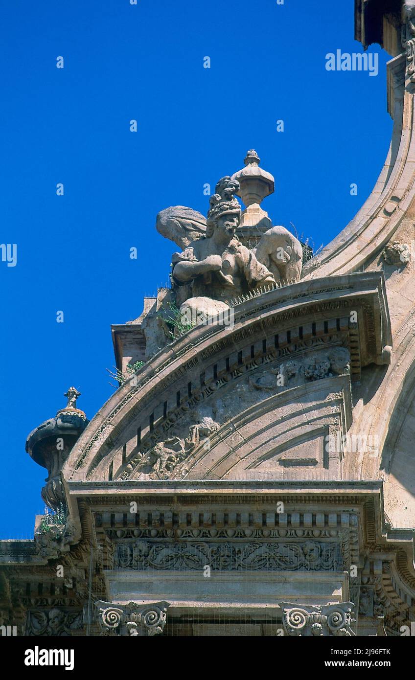 REMATE ESCULTORICO DE LA FACHADA DE LA CATEDRAL DE MURCIA S XVIII