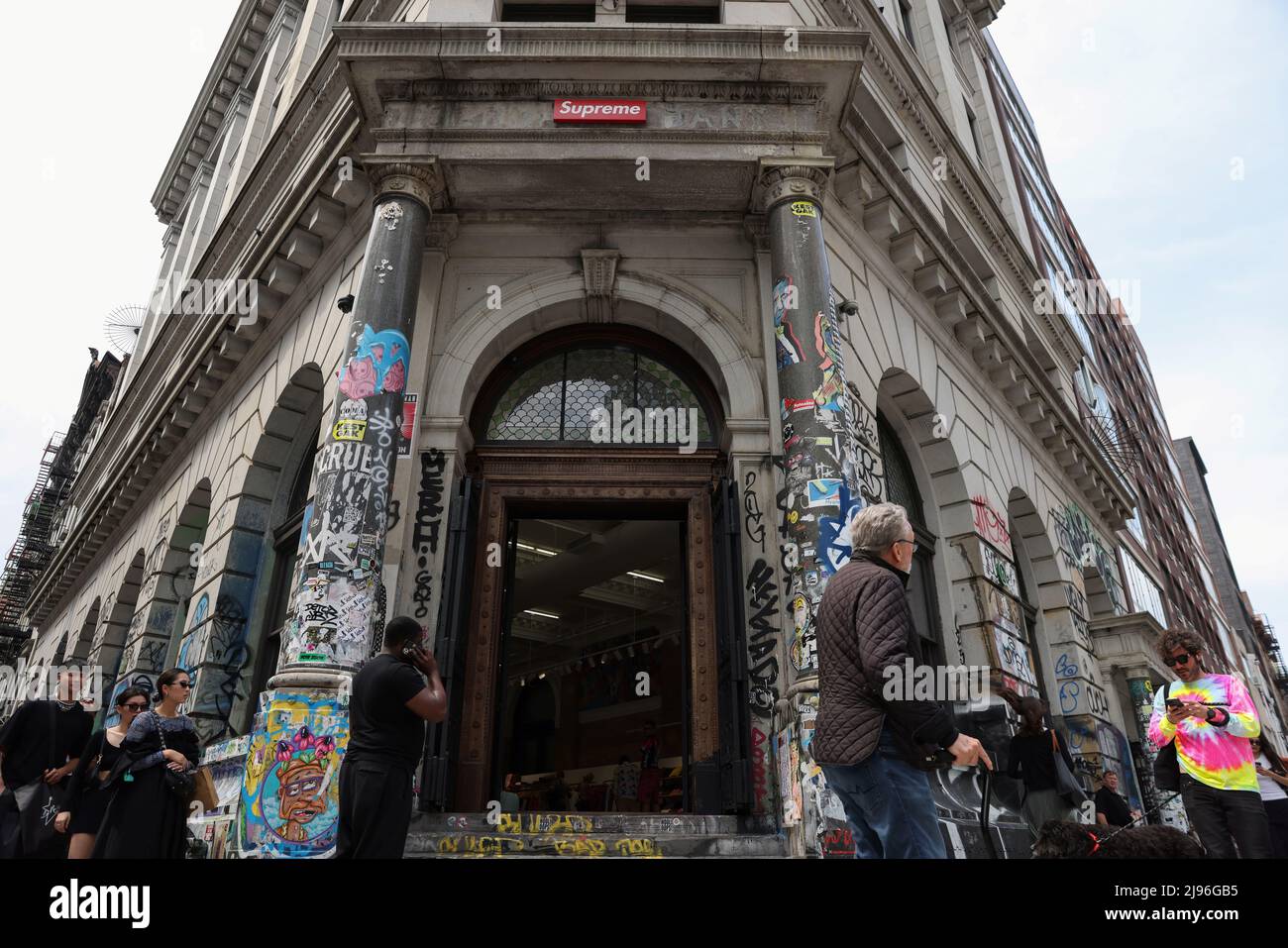 Supreme store new york hires stock photography and images Alamy