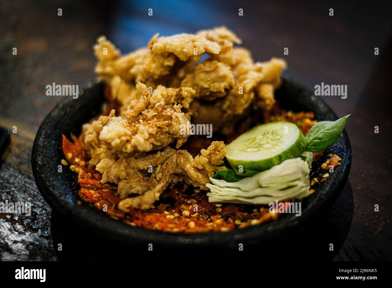 Jamur goreng crispy dan sambal penyet Stock Photo