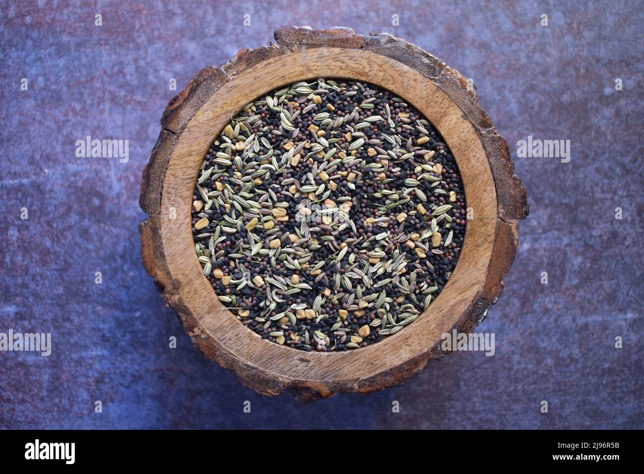 Whole Indian five spice blend Stock Photo Alamy