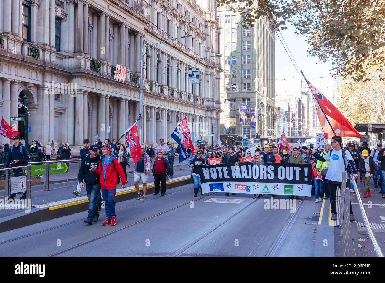 Melbourne, Australia. 21st May, 2022. May 21, 2022: MELBOURNE, AUSTRALIA - MAY 21, 2022: Anti government protesters oppose vaccine and COVID rules on election day, May 21, 2022 in Melbourne, Australia. (Credit Image: © Chris Putnam/ZUMA Press Wire) Credit: ZUMA Press, Inc./Alamy Live News Stock Photo