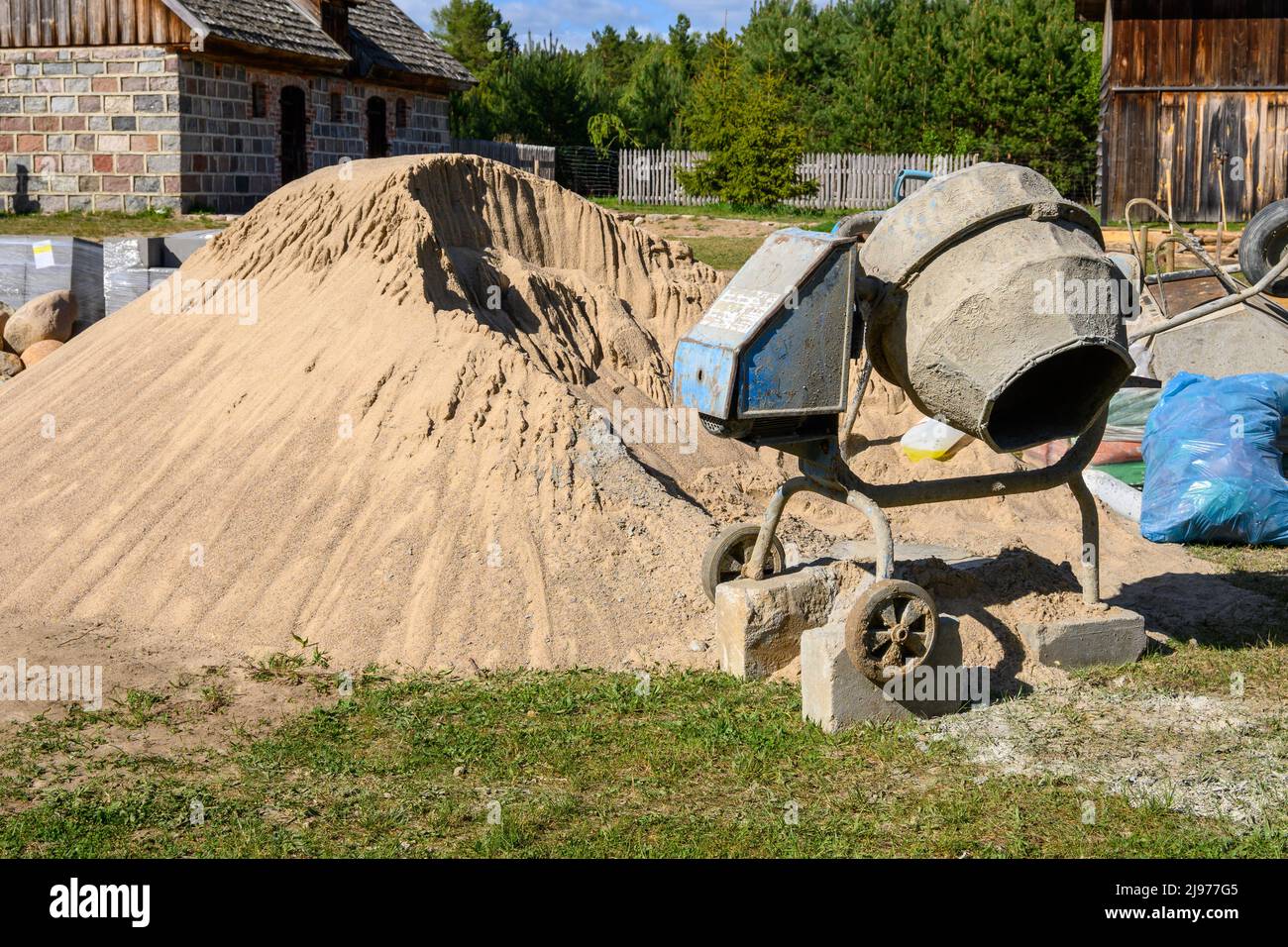 Cement Mix Concrete is Compacted Sand Stock Image - Image of blend, labour:  70657963