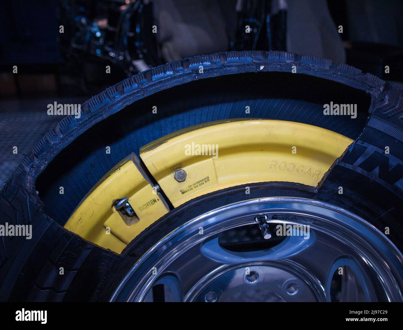 Run flat tire hi-res stock photography and images - Alamy