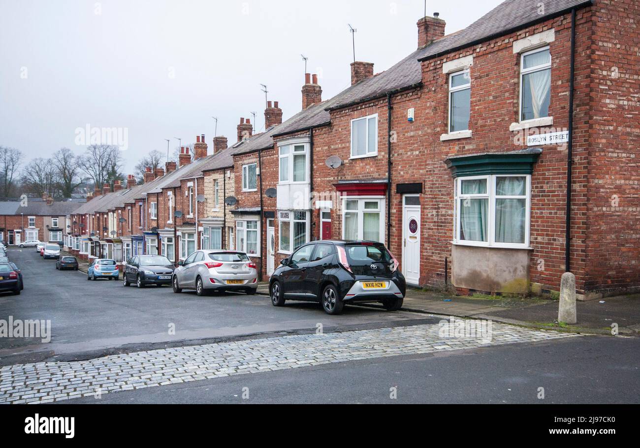 Terraced houses in Roslyn Street,Darlington,England,UK Stock Photo Alamy