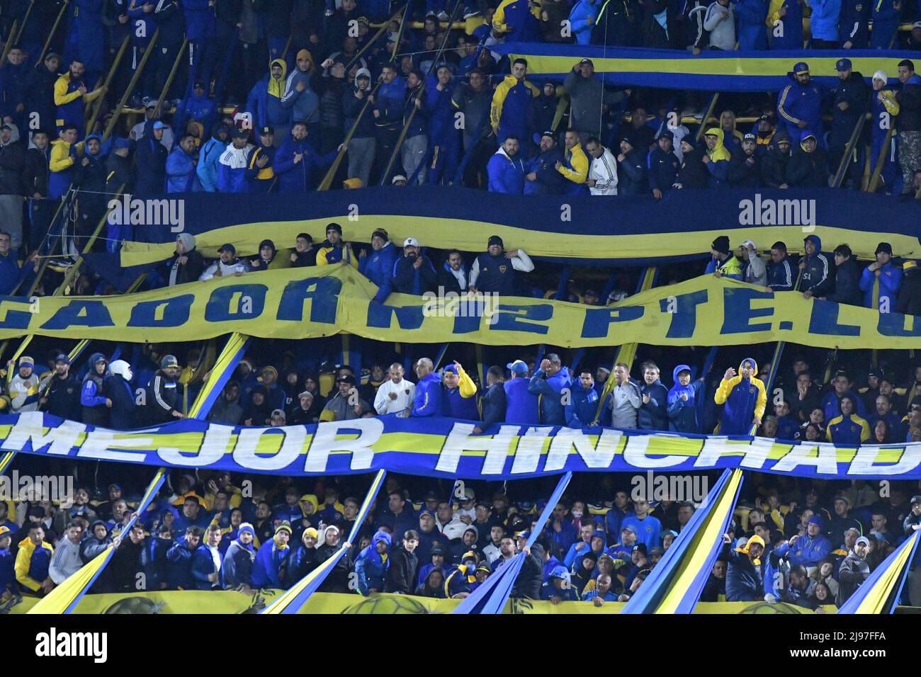 Torcedores do Boca Juniors, durante a partida entre Boca Juniors e Corinthians, pela 5ª rodada do grupo E da Copa Libertadores 2022, no Estádio La Bombonera nesta terça-feira 17./ PRESSINPHOTO Stock Photo