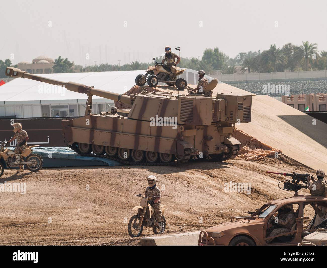 Propelled artillery hi-res stock photography and images - Alamy