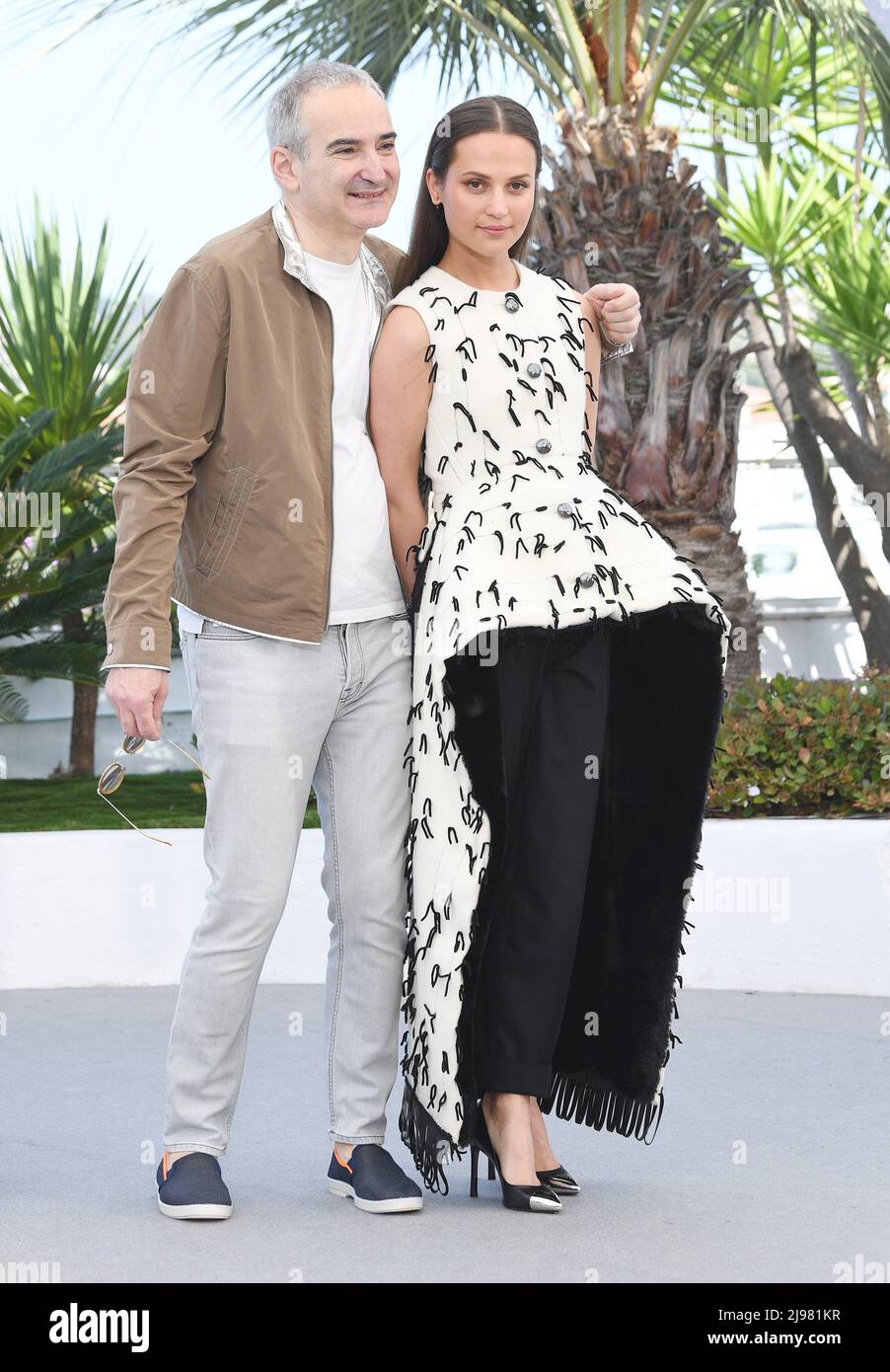 Olivier Assayas, Alicia Vikander - Irma Vep - Festival de Cannes