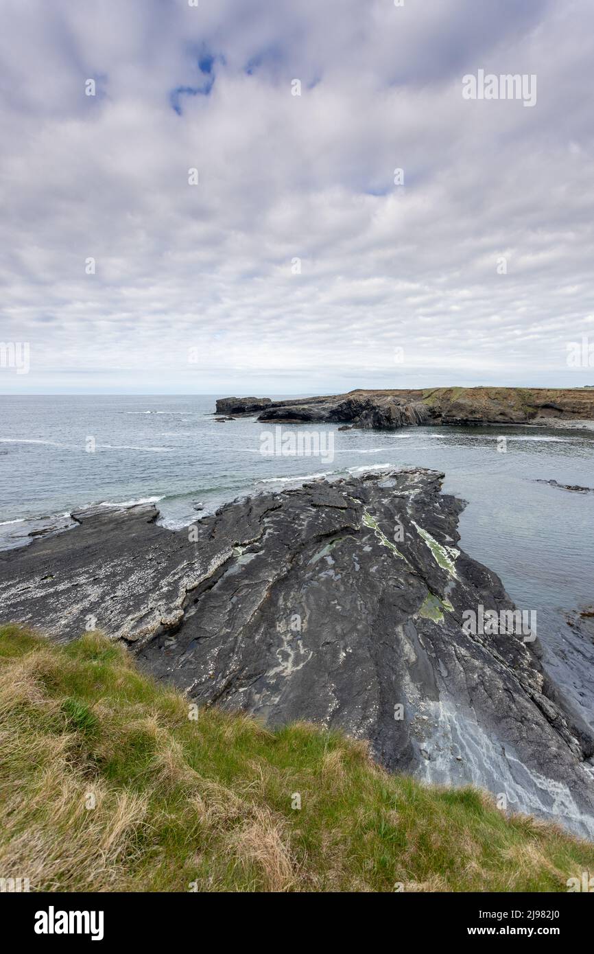 Rugged coast on the Wild Atlantic Way at Bridges of Ross, County Clare, Ireland Stock Photo