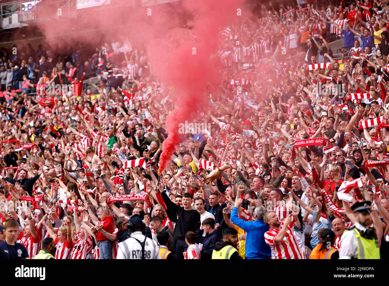 Sunderland fans celebrate after the Sky Bet League One play-off final at Wembley Stadium, London. Picture date: Saturday May 21, 2022. Stock Photo
