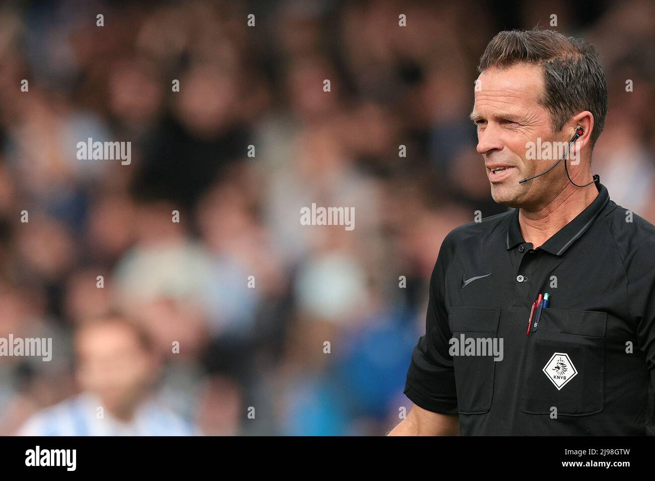 EINDHOVEN - Referee Bas Nijhuis during the Dutch play-offs promotion/relegation match between FC Eindhoven and ADO Den Haag at the Jan Louwers Stadium on May 21, 2022 in Eindhoven, Netherlands. ANP JEROEN PUTMANS Stock Photo