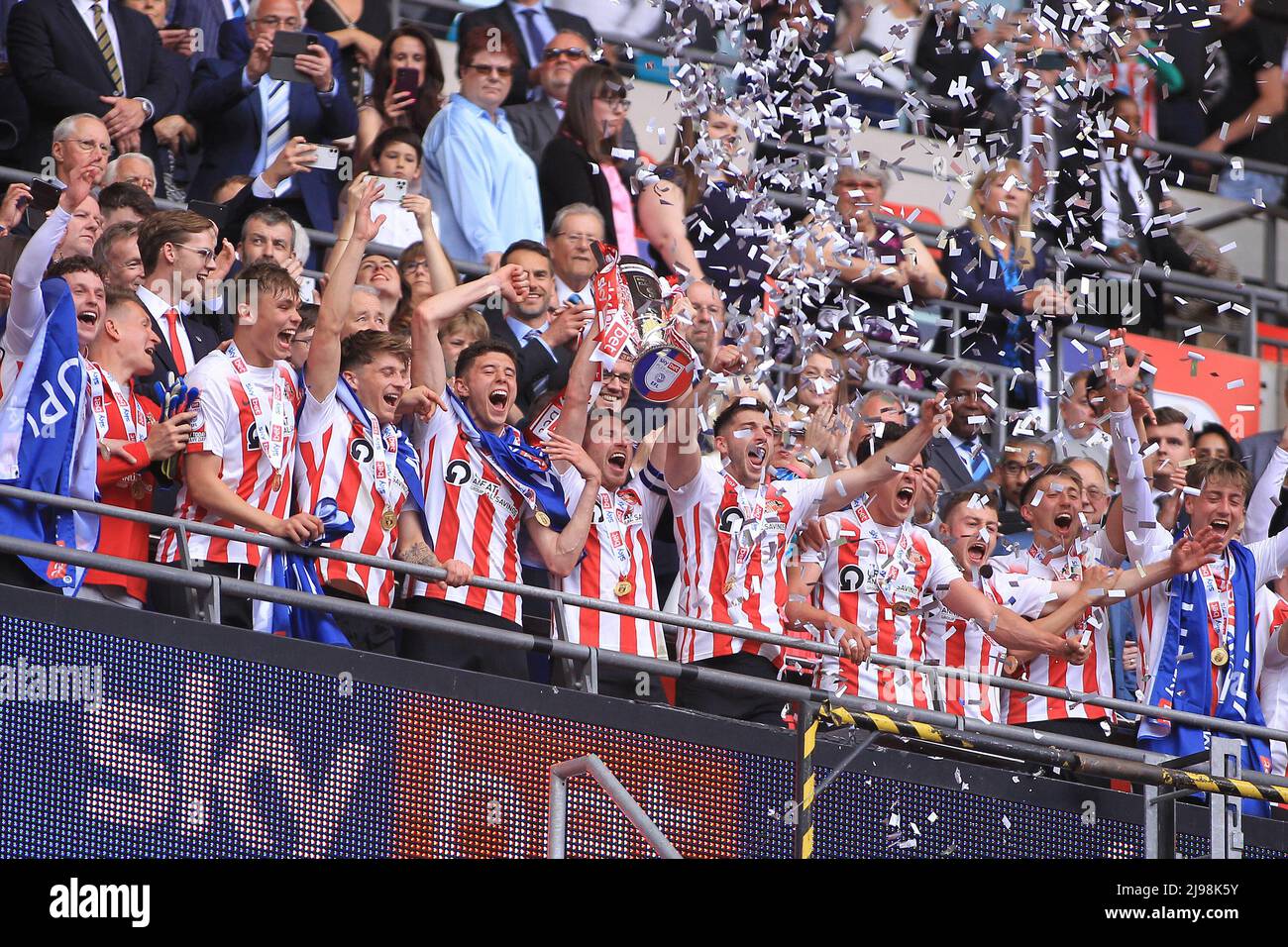 Skybet efl hires stock photography and images Alamy