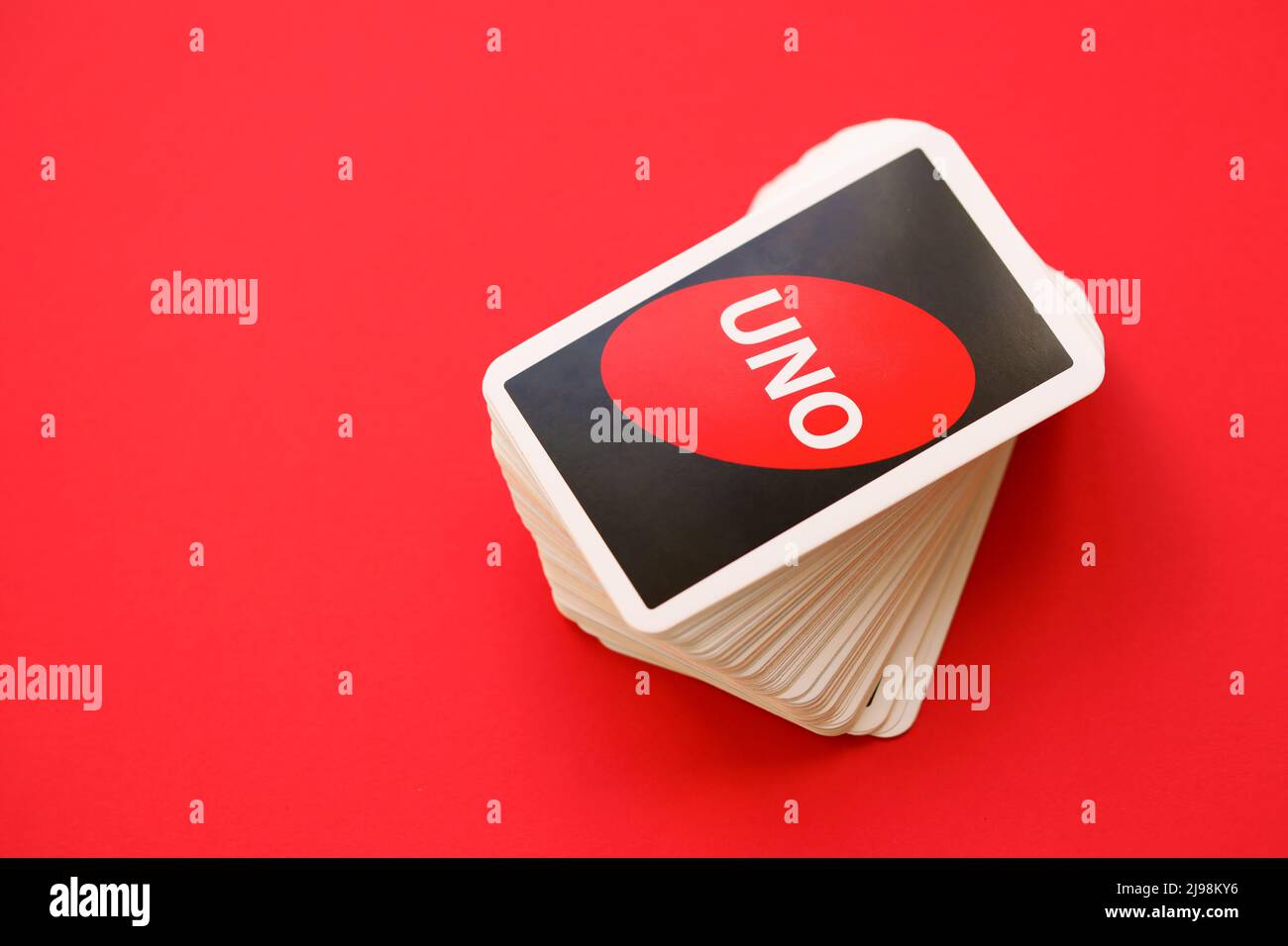 Uno game cards: Hãy cùng chơi Uno và thưởng thức những giây phút thư giãn tuyệt vời. Bạn sẽ không những được trải nghiệm sự táo bạo trong những nước bài, mà còn tăng cường kỹ năng tư duy và sự cảm thông. Hãy cùng nhau khám phá thế giới của Uno và trở thành những tay chơi giỏi nhất nhé!