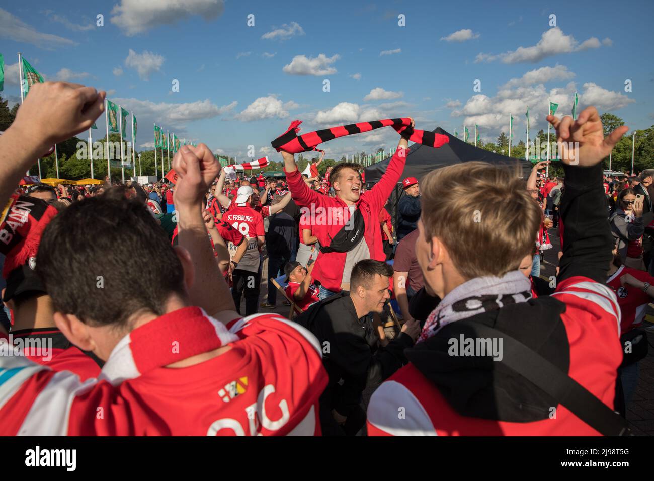 Soccer Fans heading to the Olympiastadion in Berlin, to see the DFB Pokal final match of SC Freiburg and RB Leipzig on May 21, 2022. The DFB-Pokal final match is held each year at the venue. (Photo by Michael Kuenne/PRESSCOV/Sipa USA) Stock Photo